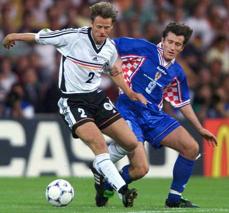 马来西亚队碾压德国队,黄鸭组合惊艳四座 马来西亚队碾压德国队,黄鸭组合惊艳四座