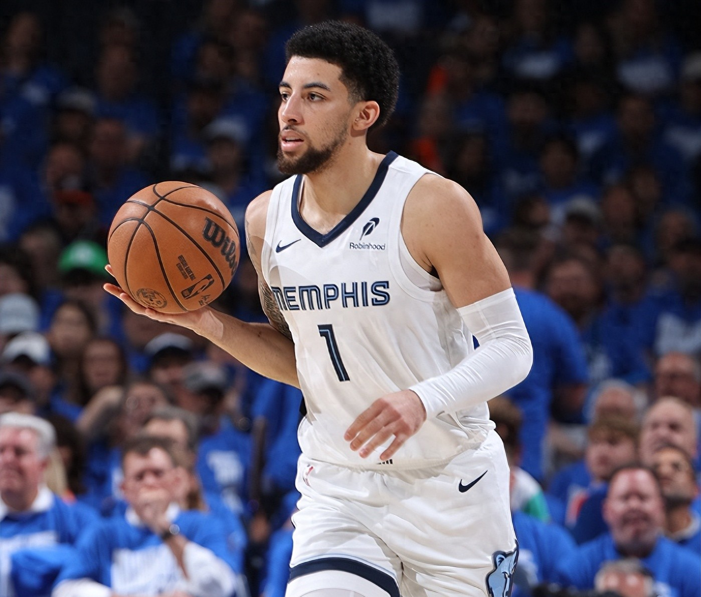 爱游戏官方-灰熊轻取雷霆，戈贝尔状态火热