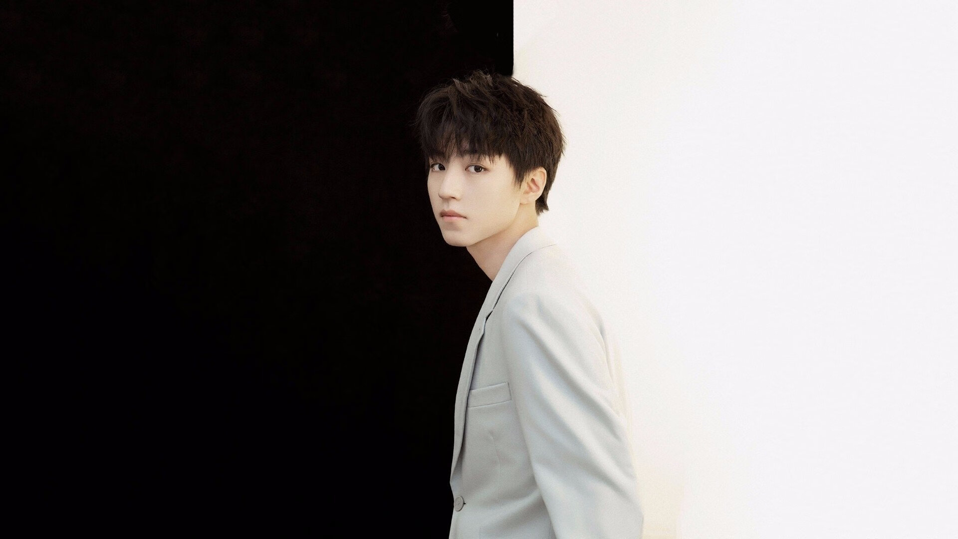 爱游戏体育-防守淬利刃，链条锁双星，步行者如何用反潮流体系撕破太阳的华丽外衣？