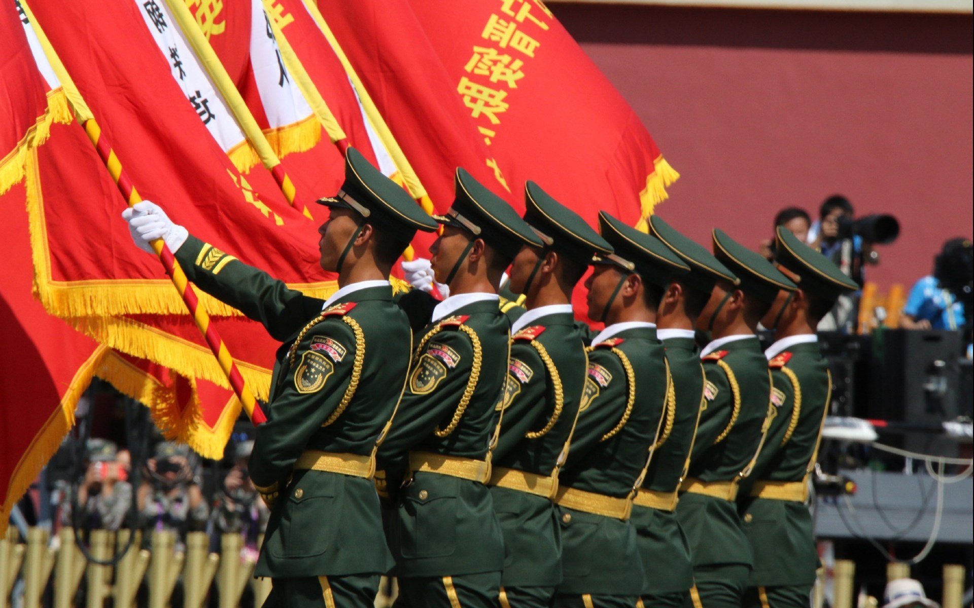 爱游戏APP-沙漠与高原的碰撞，2026世界杯B组，京多安一役封神，厄瓜多尔让伊朗俯首称臣